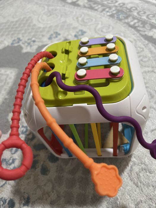 Игрушки все в рабочем состояний и коврик