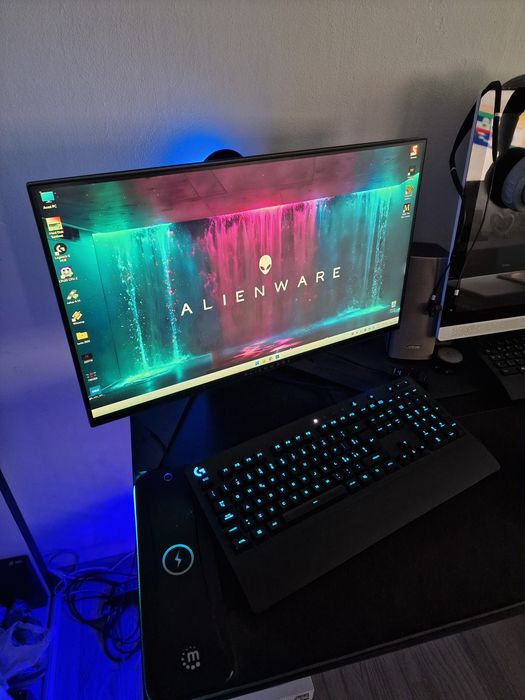 Calculator complet (unitate + monitor + periferice)