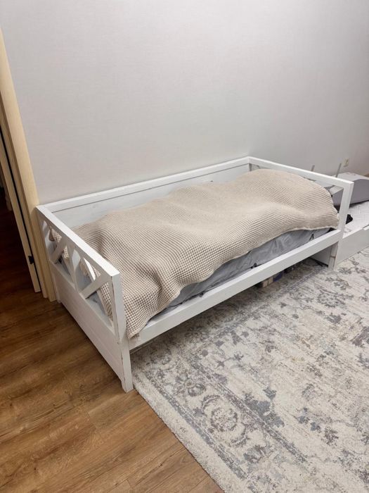 Кровать подростковая