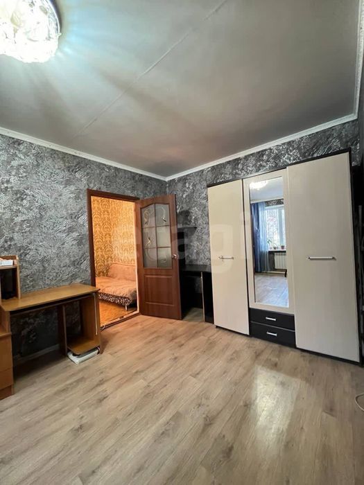 Продам 3 ком квартиру на Спутнике