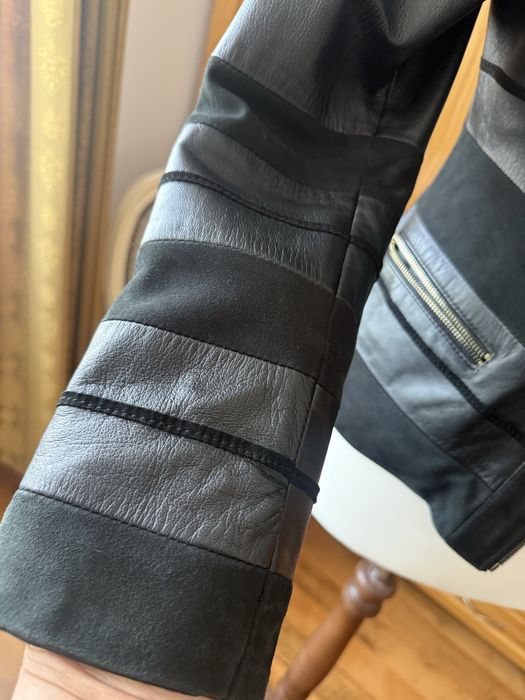 Geaca dama , cambrata din piele fina neagra combinata  cu piele intoarsa , Geronimo- Montello, Italia. Marime XXL potrivita nr 42