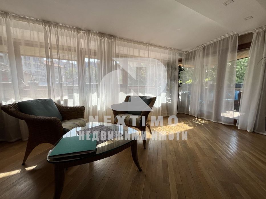 Продава се Тристаен апартамент в Пловдив, Център - 148 кв.м за 2230 €/кв.м - Снимка #1