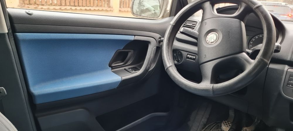Vând Skoda Fabia