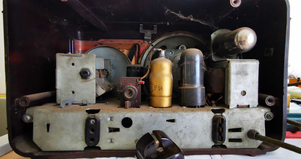 Ретро радиоприемник МОСКВИЧ