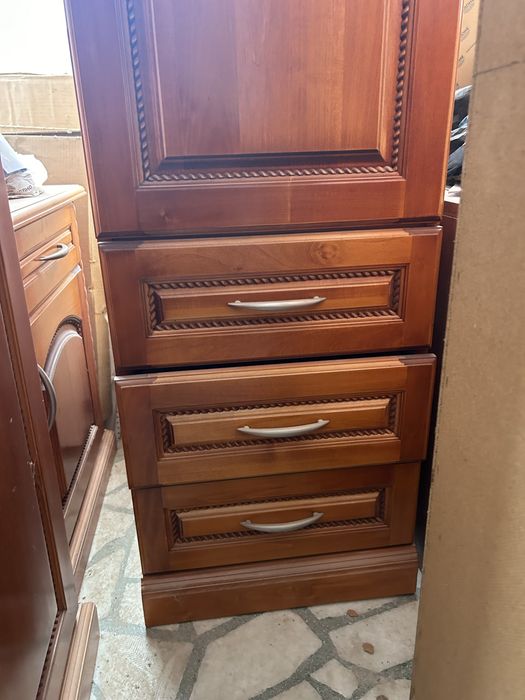 класически мебели – шкафове и скрин , много запазени нямат драскотина