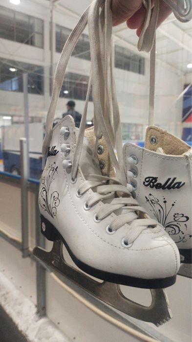 Продам детские коньки