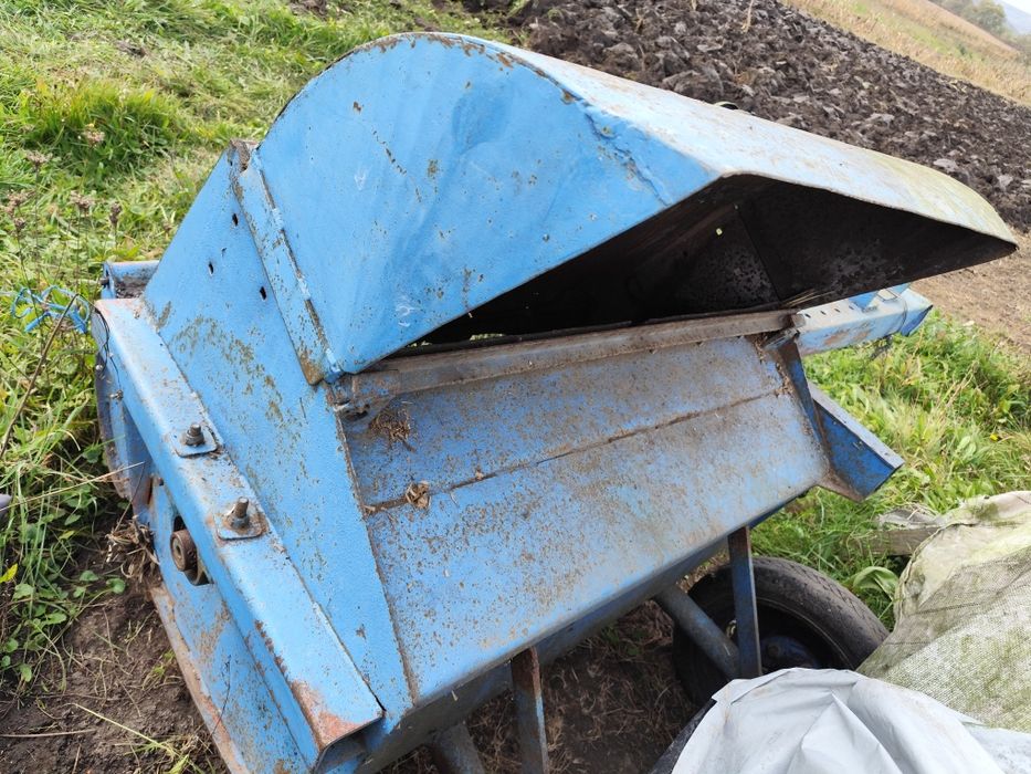 Tocător de resturi vegetale. Lățime de lucru 1.65 m.