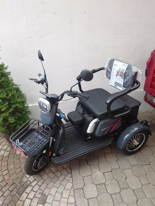 Tricicluri și scutere electrice