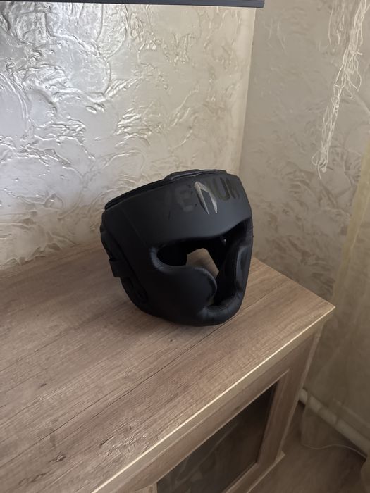 Продам шлем Venum