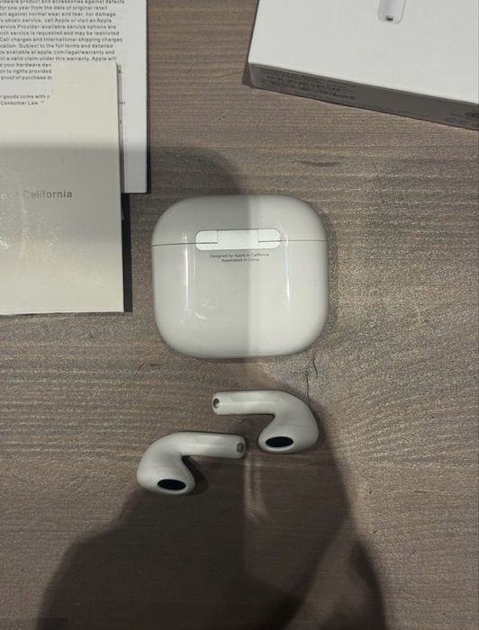 Airpods gen 4 (căști wireless Apple)