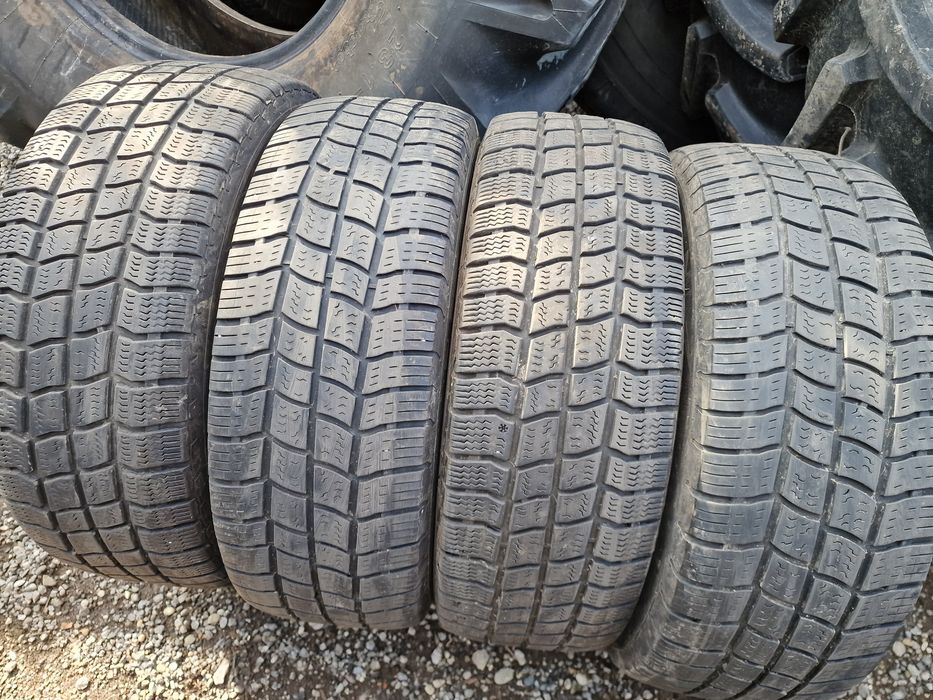 Anvelope 235/65R16C marca Vredestein, M +S, DOT 2022