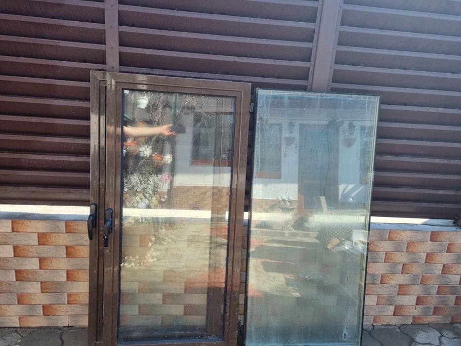 Vand 2 geamuri termopane din aluminiu maro