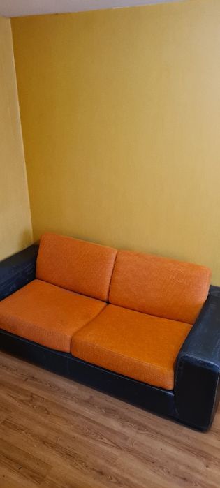 Диван с механизъм за спане и фотиол.