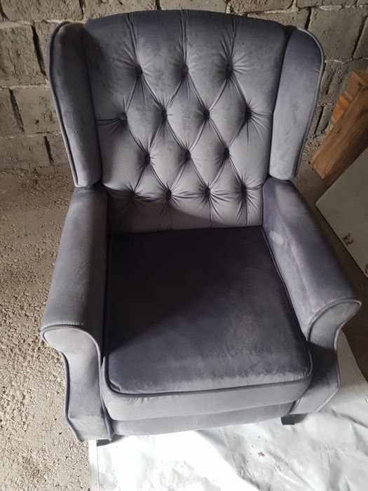 Fotoliu cu recliner, aproape nou
