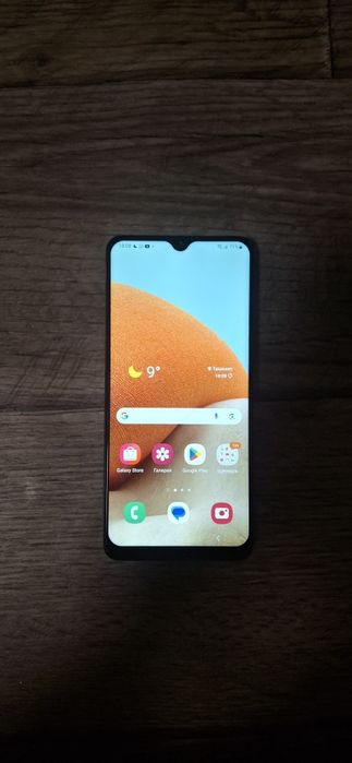 Продам Samsung телефон за 500.000 сум