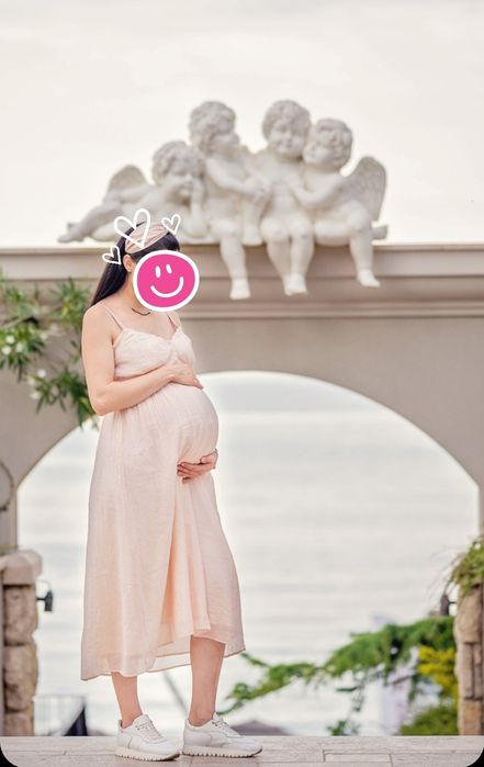 Розова рокля H&M и черна рокля за бременни