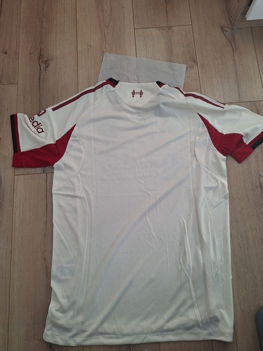 Нова Мъжка тениска Ливърпул 2025/2026,  размер M, Players' quality