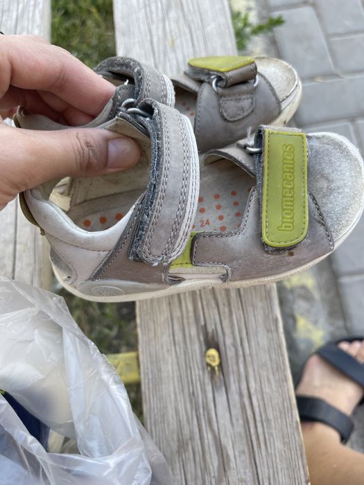 Продам детские сандали