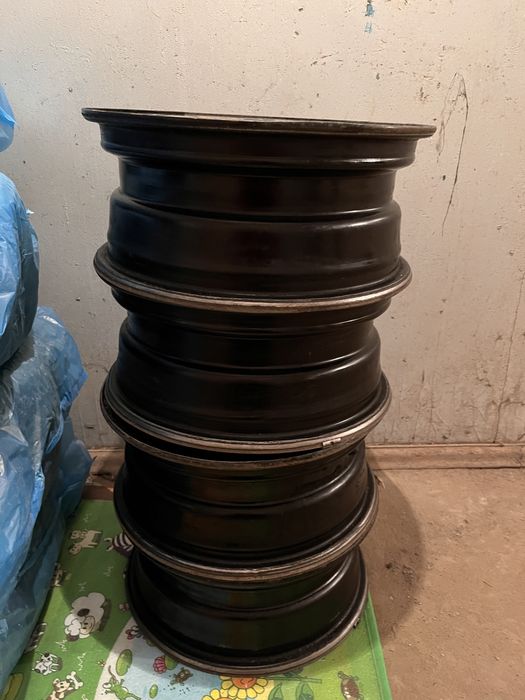 Продам диски штампованные