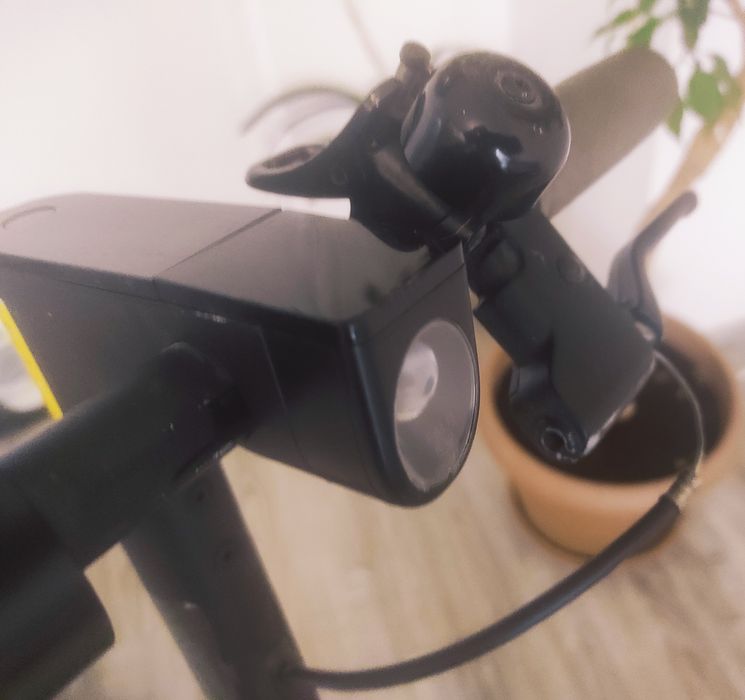 Ел. тротинетка Xiaomi Mi 1S мощност 250W изм. 30 км макс ск. 25 км