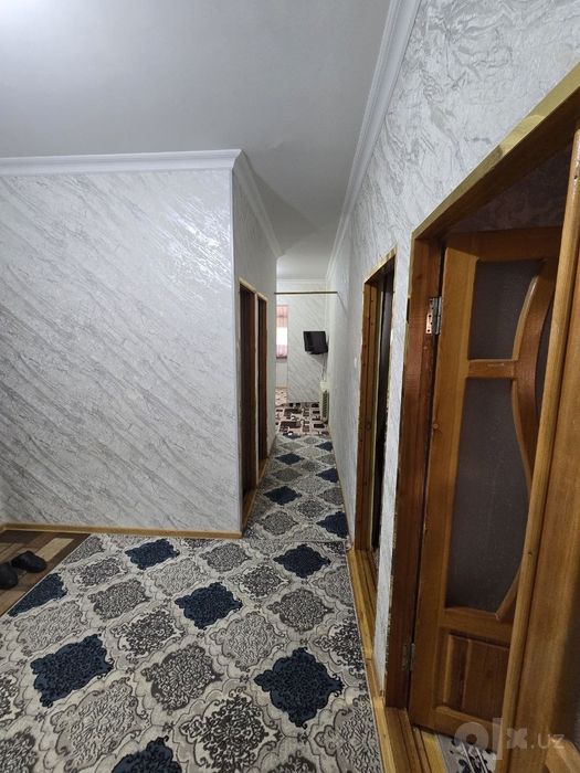 3xonalik uy sotiladi 76kvm 1 etaj barcha jixozlari bilan padvali bor
