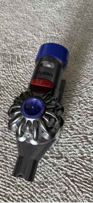 Dyson v8 doar ce se vede