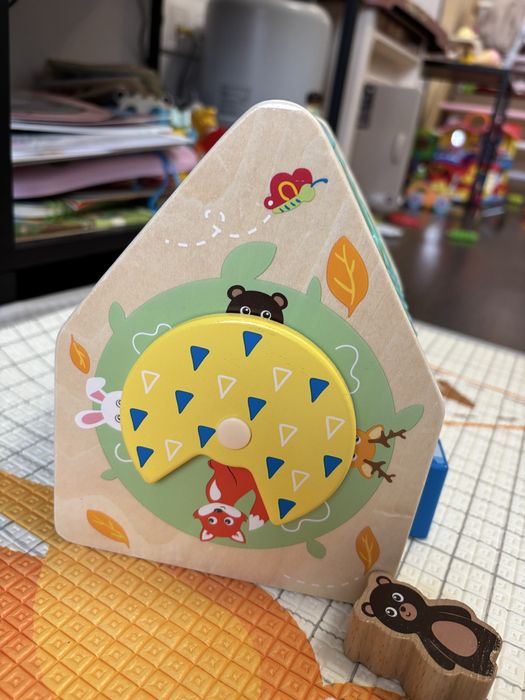 Дървен сортер за игра Горска къщичка Hape