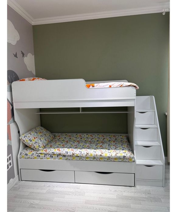 Продам 2x яруснуый кровать