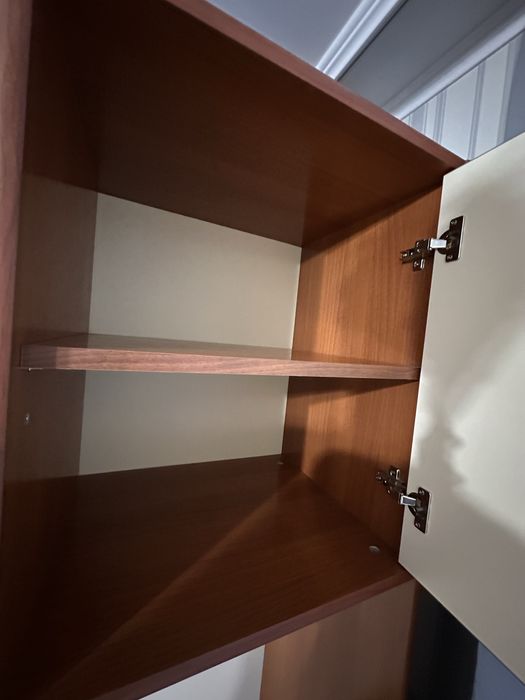 продам кровать с полками из натурального дерева