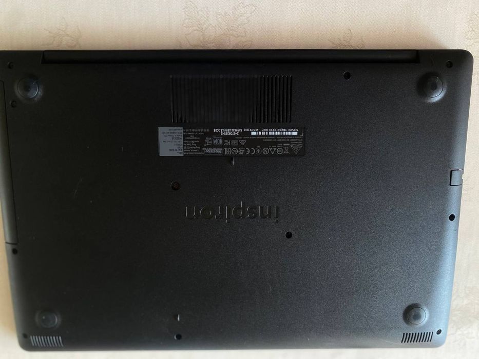 Ноутбук Dell Inspiron 5570.
