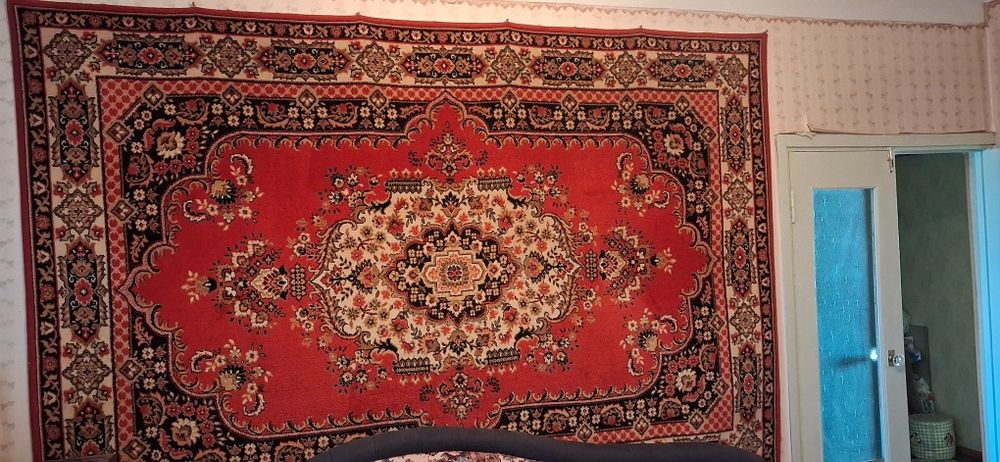 Продам ковер и палас