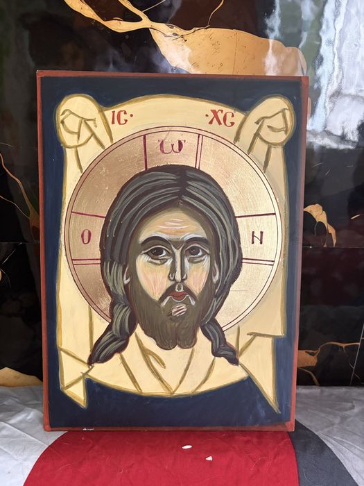 Bună ziua vând două iconițe cu foițe de aur  300 icoana dacă doriți sunați la numărul acesta vă mulțumesc!!