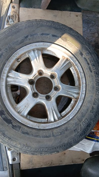 Продам диски R16 с покрышками