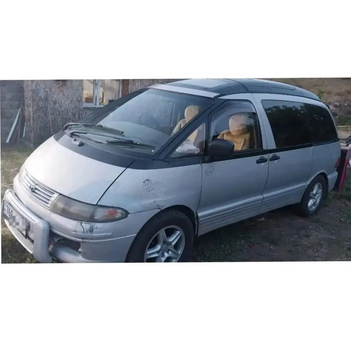 Toyota Estima Lucida