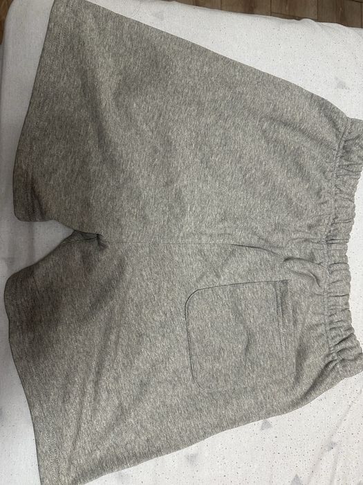 Pantaloni scurti essentials marimea m