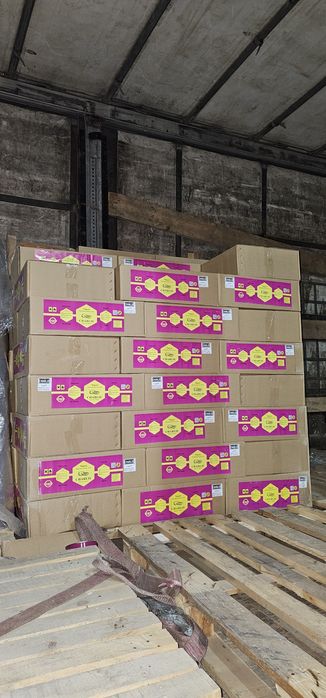 Клей Чарли.  Промышленный клей для  кожи и кожаный материалов