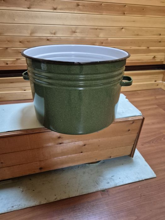 Кастрюля эмалированная. 40л.л