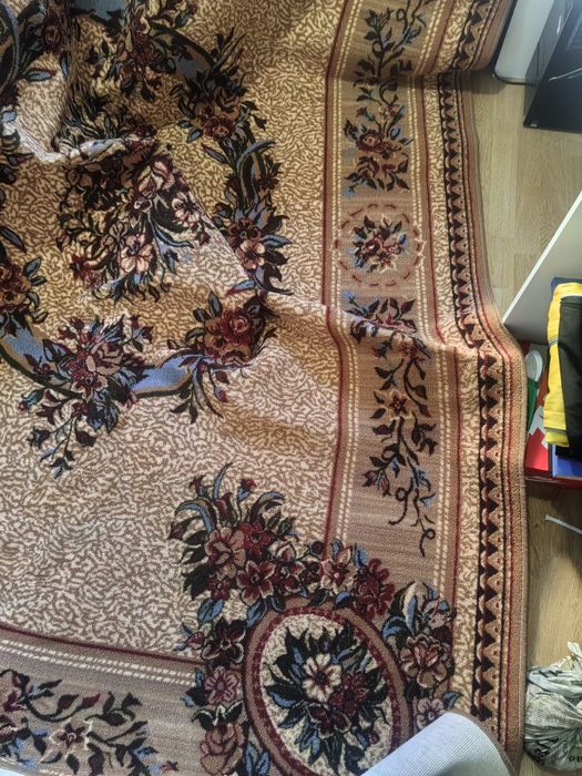 Килим в перфектно състояние без забележки