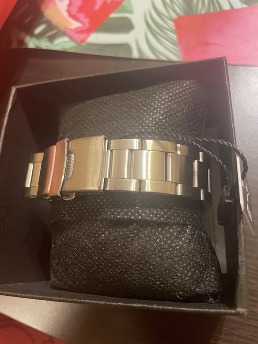 ceas cu diamante pe baterie