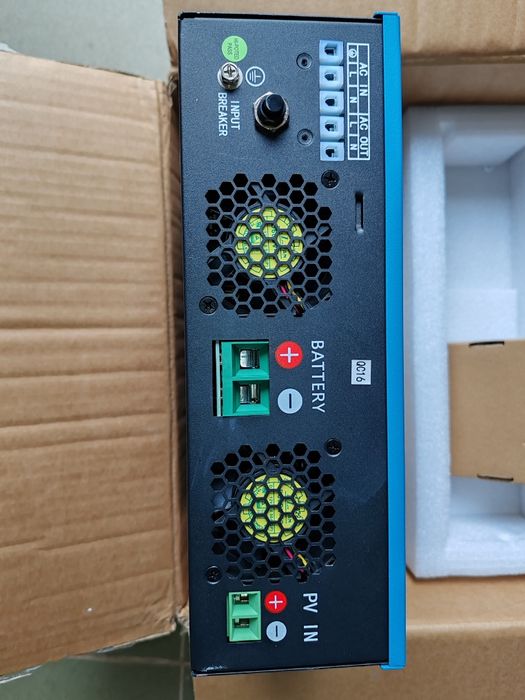 Invertor Easun hibrid