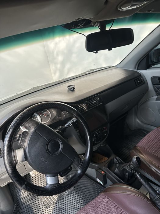 Variantga Lacetti sotiladi 1,8 motor