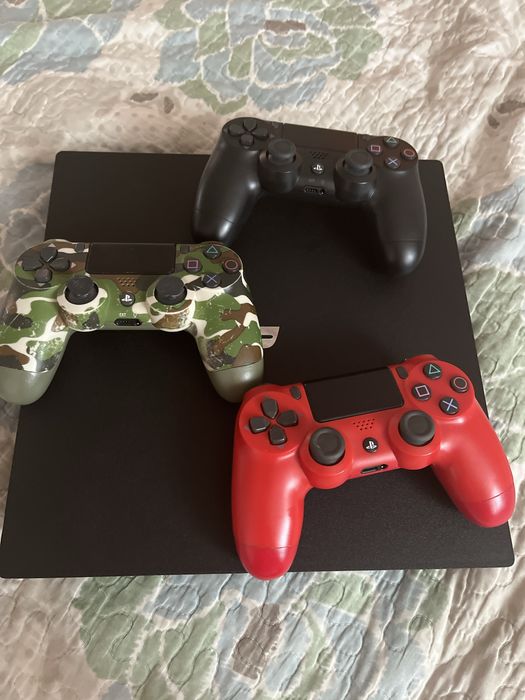 Продам ps4pro в хорошем