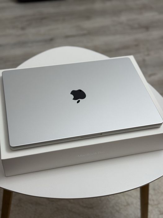 MacBook Pro 16” M1 Max 32GB RAM 1TB SSD