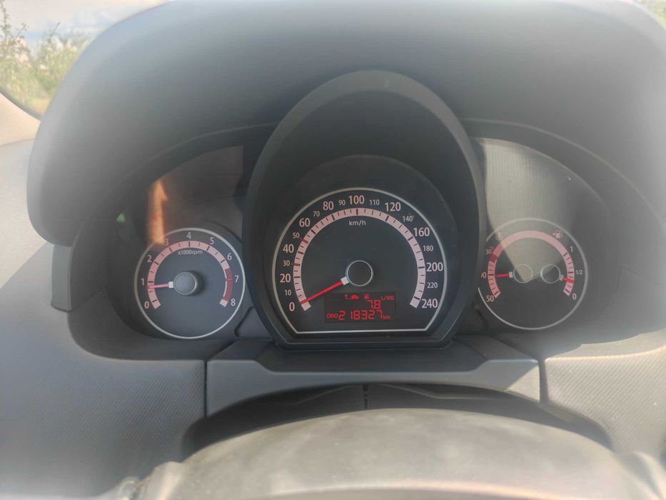 Автомобил Киа Сийд 1.6 i