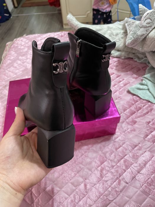 Сапожки женские