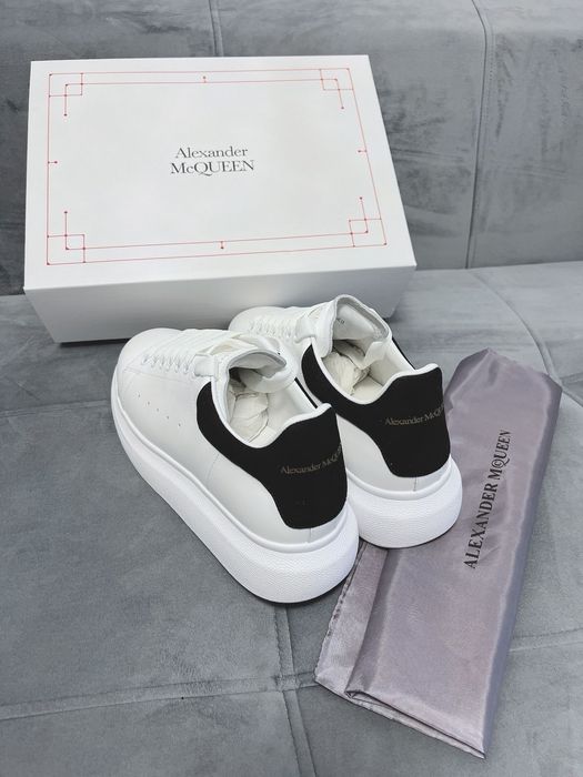 Adidasi Alexander Mcquern “ White” Black”