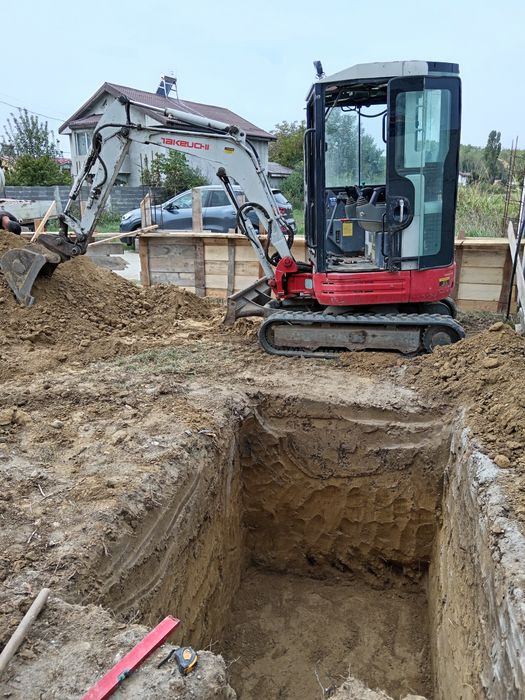 Buldo cu picon, miniexcavator