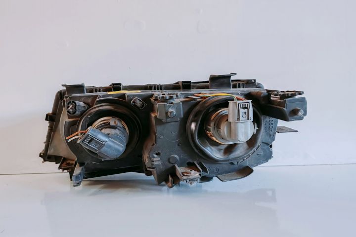 Far dreapta 0301089206 BMW Seria 3 E46