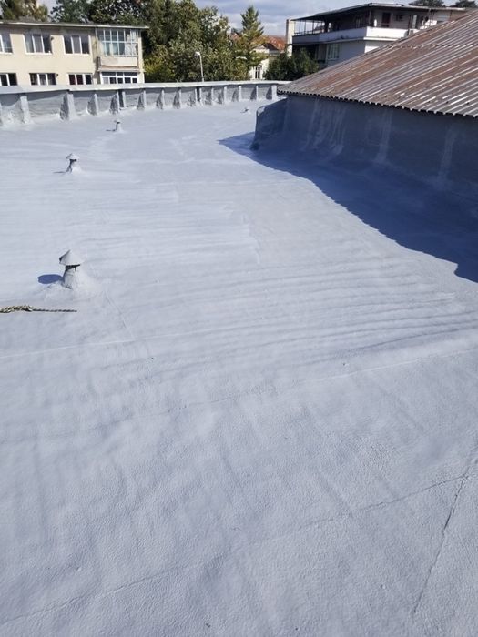 Izolatie Spuma Poliuretanica acoperiș si pod. Firma+Garanție 20 ani.