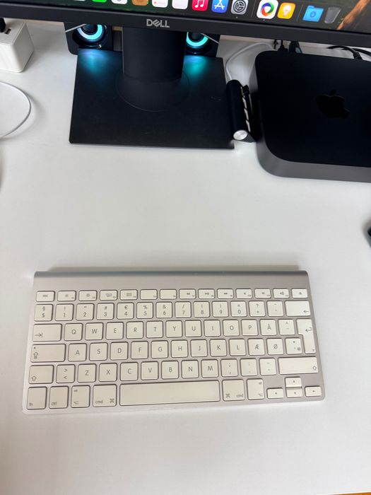 Tastatură Apple Wireless Keyboard A1314 Bluetooth – originală – stare foarte bună